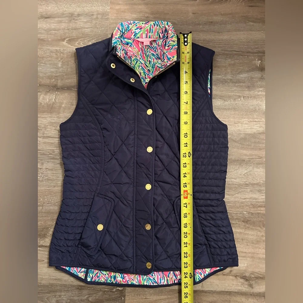Lilly Pulitzer navy quilted vest - Picture 10 of 13